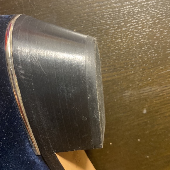 Chloe Susanna Navy Velvet Studded Ankle Bootie EUC Size 7.5/37.5 - Picture 9 of 11